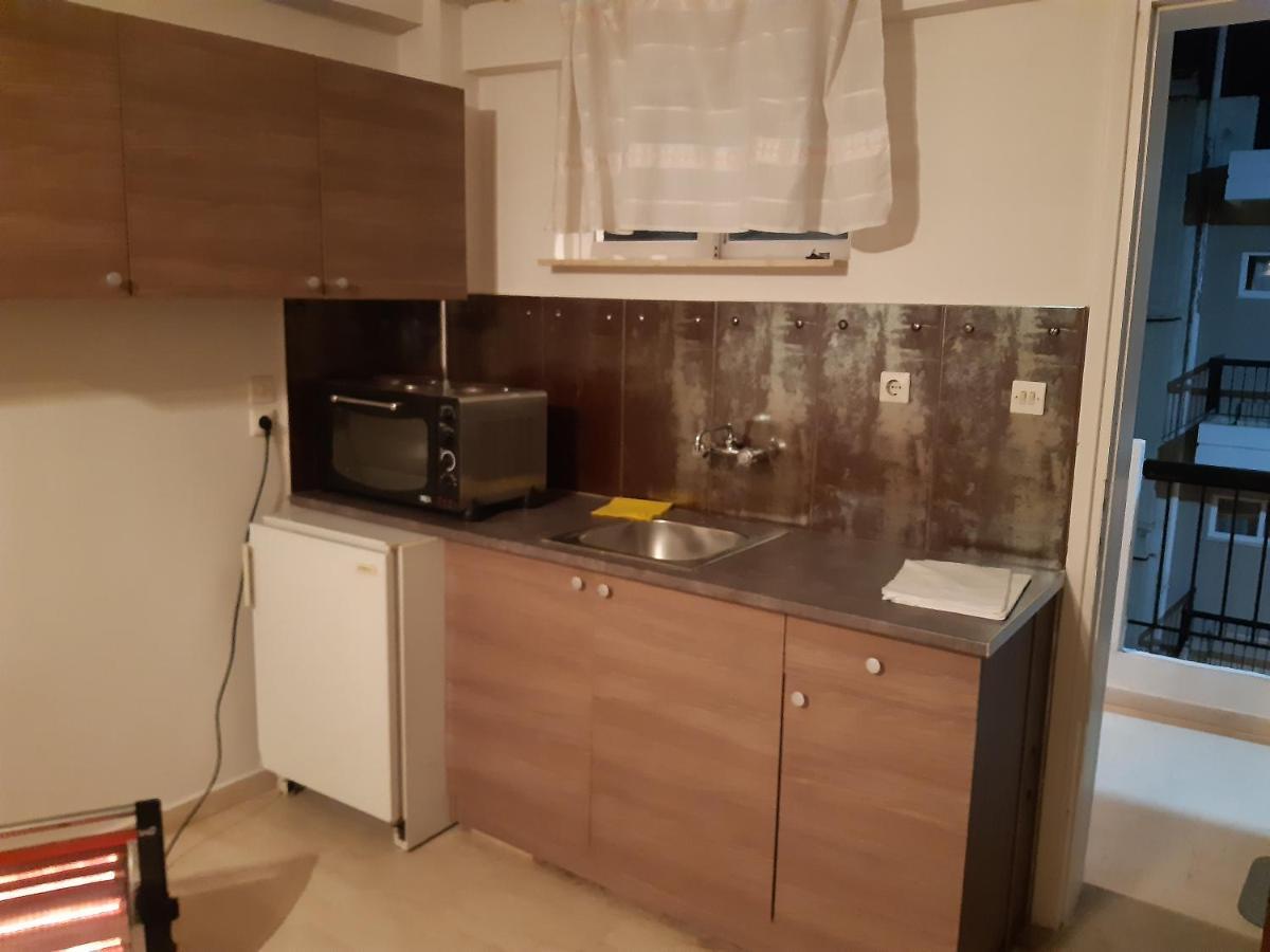 Faros Apartments Артемида Екстериор снимка