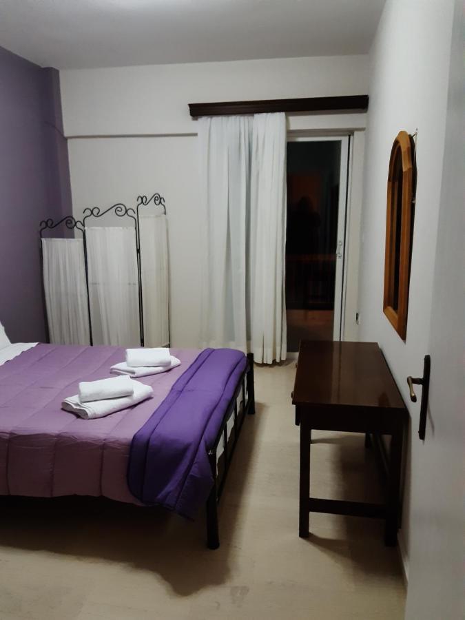 Faros Apartments Артемида Екстериор снимка