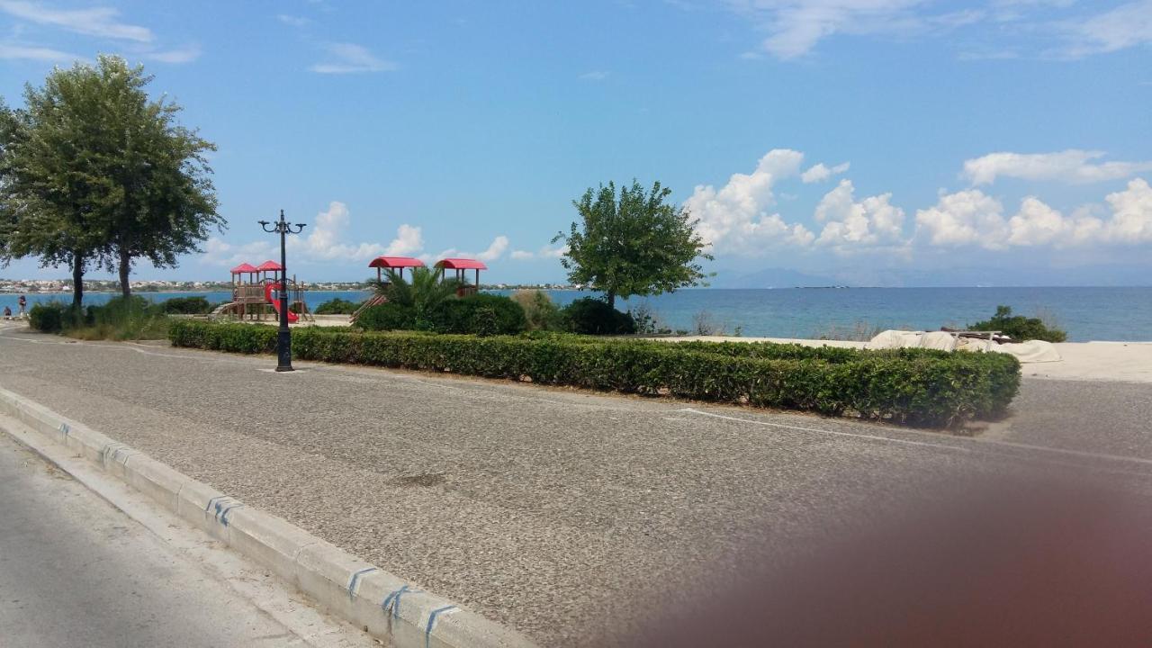 Faros Apartments Артемида Екстериор снимка
