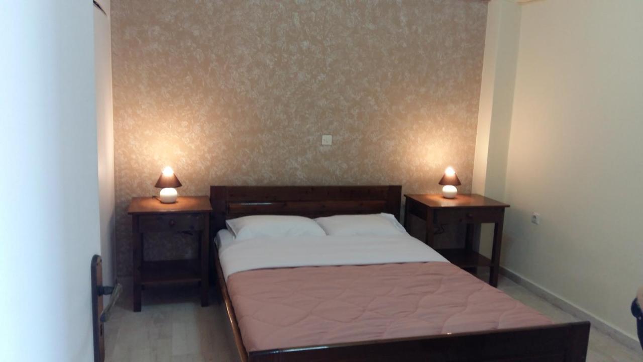 Faros Apartments Артемида Екстериор снимка