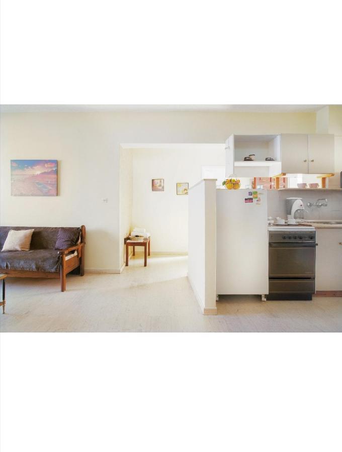 Faros Apartments Артемида Екстериор снимка