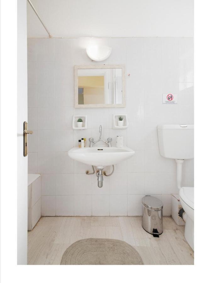 Faros Apartments Артемида Екстериор снимка
