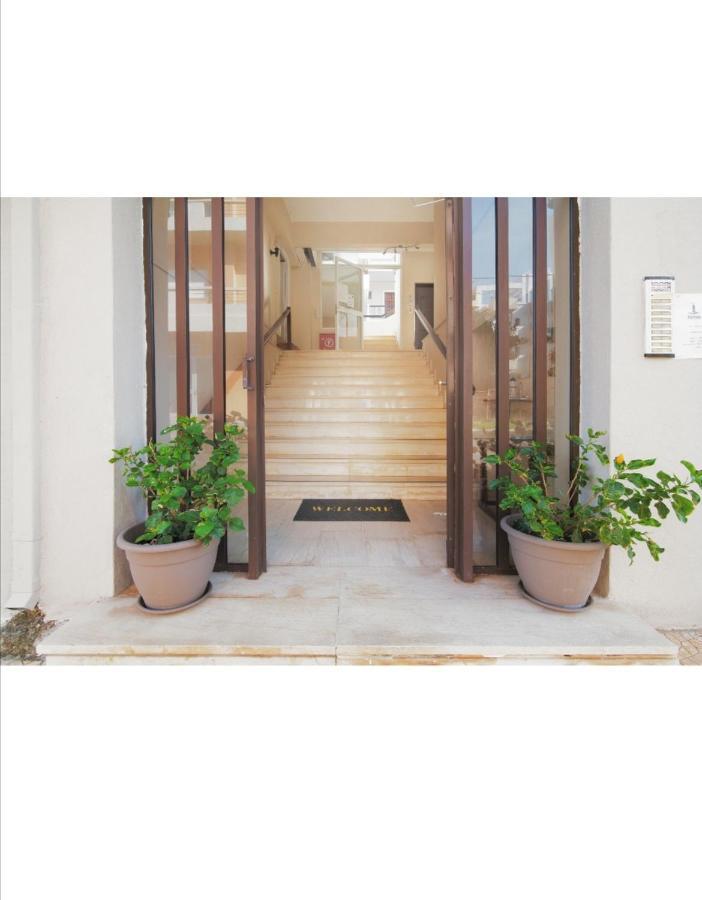 Faros Apartments Артемида Екстериор снимка