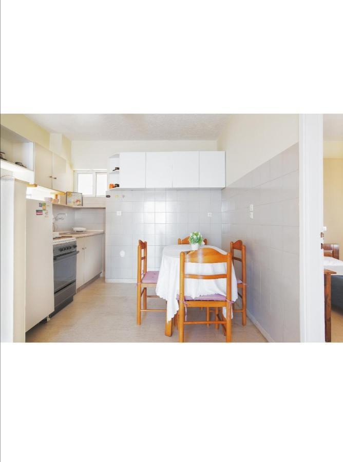 Faros Apartments Артемида Екстериор снимка